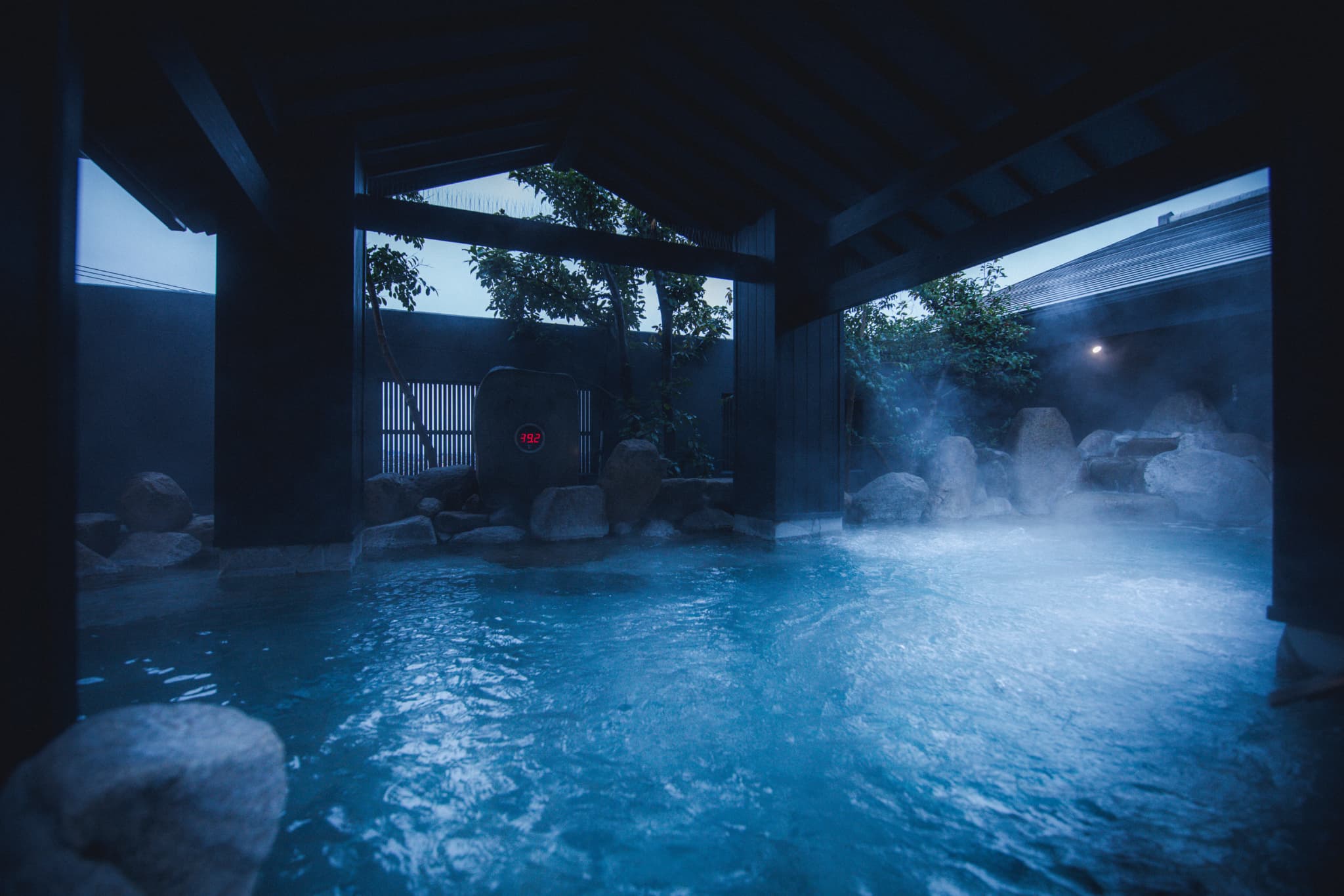 道後温泉街から車で15分！日帰りでも宿泊でも楽しめる「東道後のそらともり」はどんな場所？